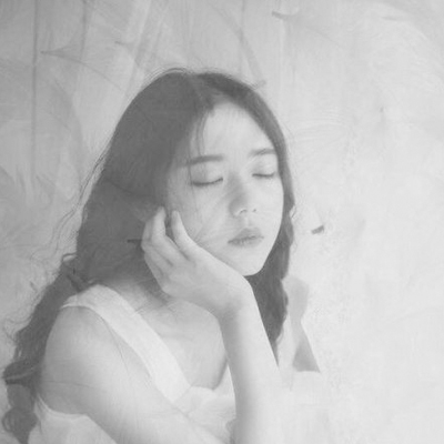 伤感图片女生黑白大全2018 别在白天做梦别在夜里清醒