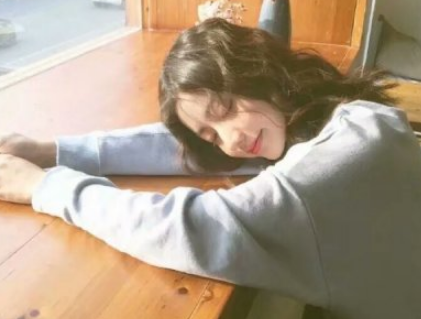 女生伤感个性签名心碎2019 能抢走的东西我提前送你
