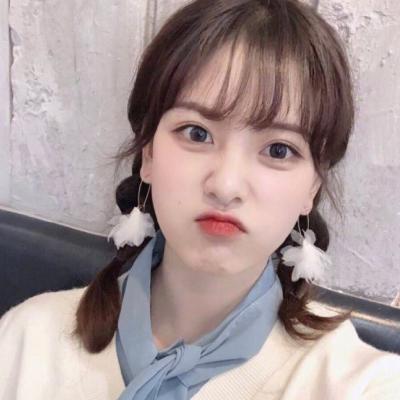 2019女生微信头像可爱小清新 窗外的天空无止境的黑
