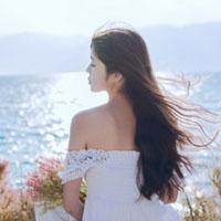 难过的女生背影qq图片素材2016 想起了初爱最初的爱已不在